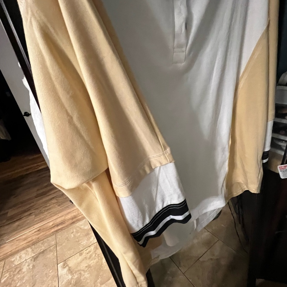 Colorblock Long Sleeve Top - Picture 2 of 3